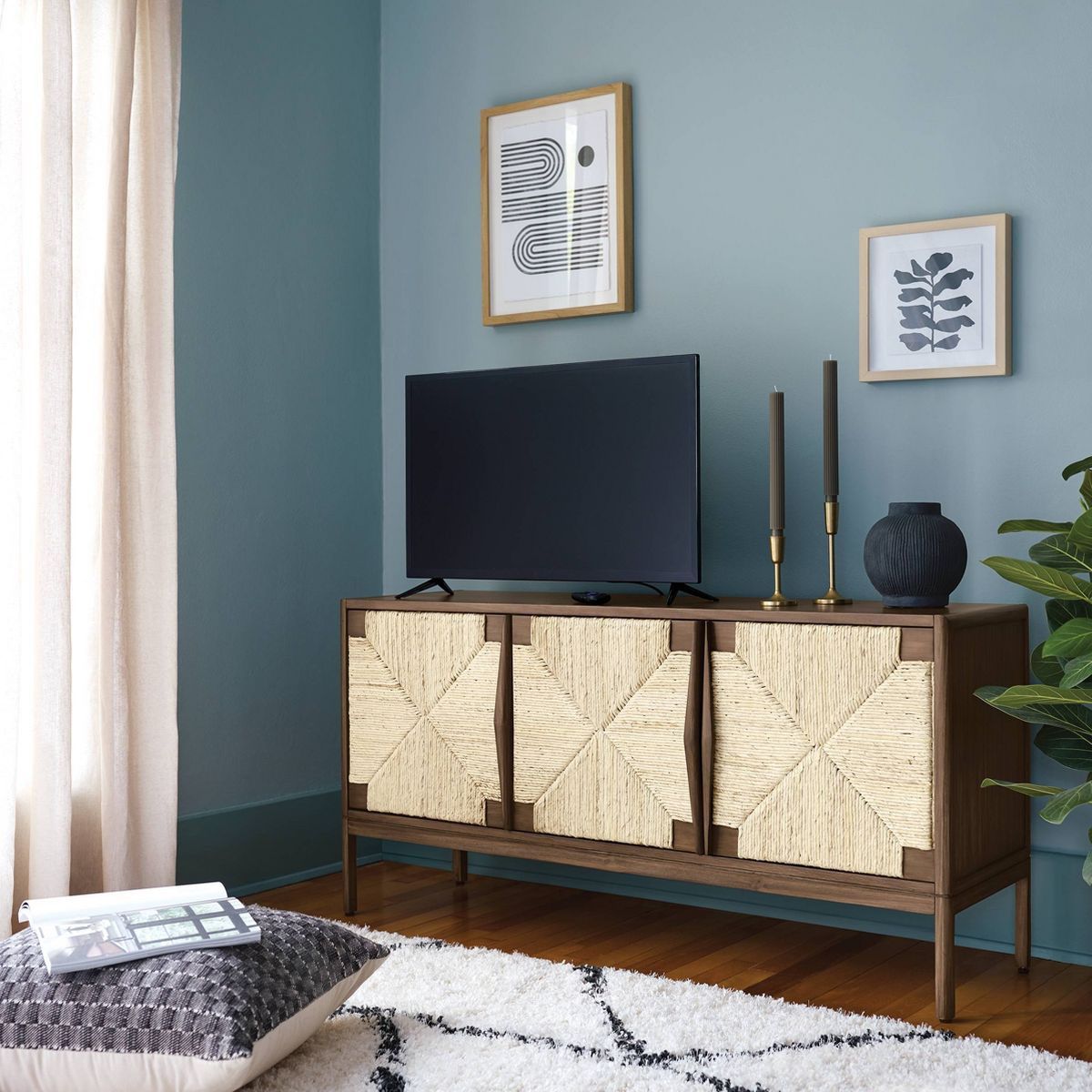 Withania Media Stand for TVs up to 55" Threshold