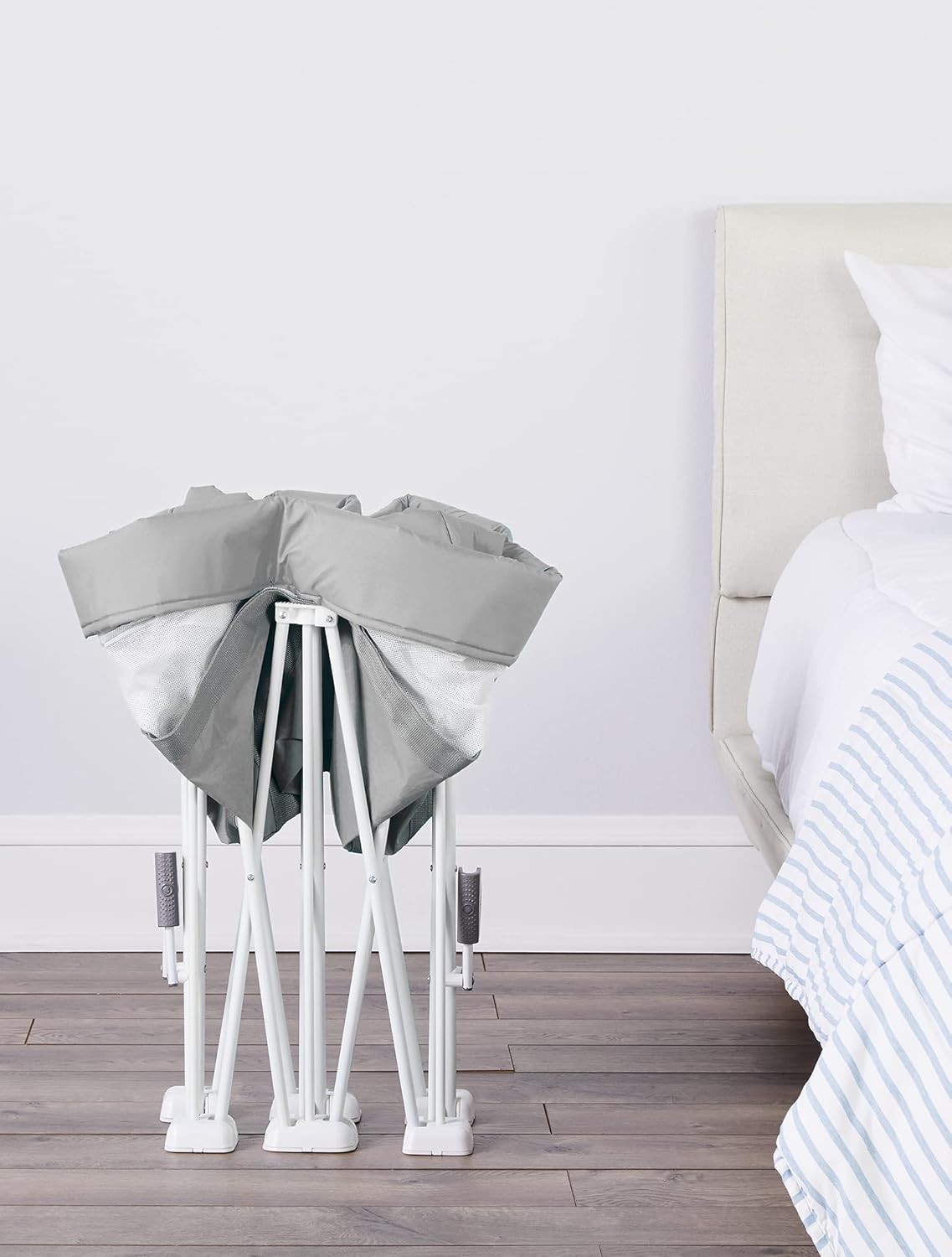 Regalo My Crib Portable Infant Bassinet, Includes Design Padded Insert